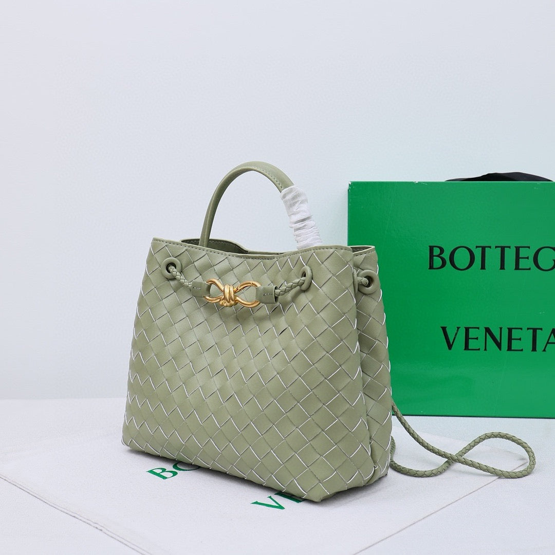 Bottega Veneta Medium Andiamo leather bag 💚 - onlinechics.com