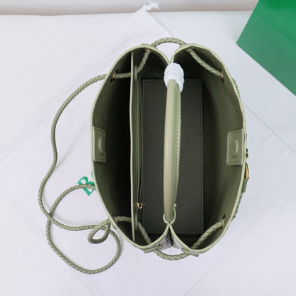 Bottega Veneta Medium Andiamo leather bag 💚 - onlinechics.com