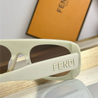 FENDI FF 40095 Logo Fendigraphy Sunglasses✨