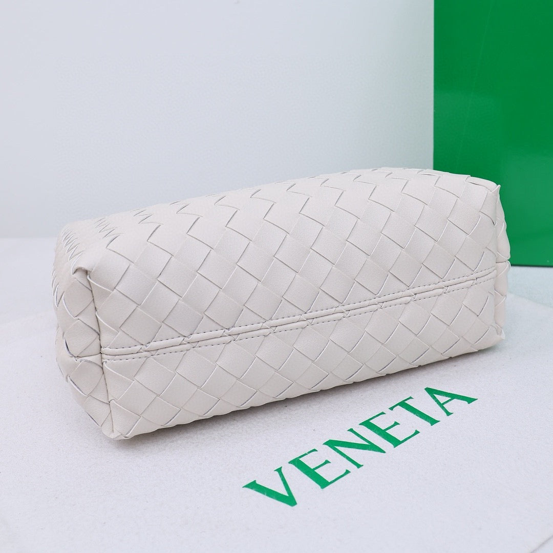 Bottega Veneta Medium Andiamo leather bag 💚 - onlinechics.com