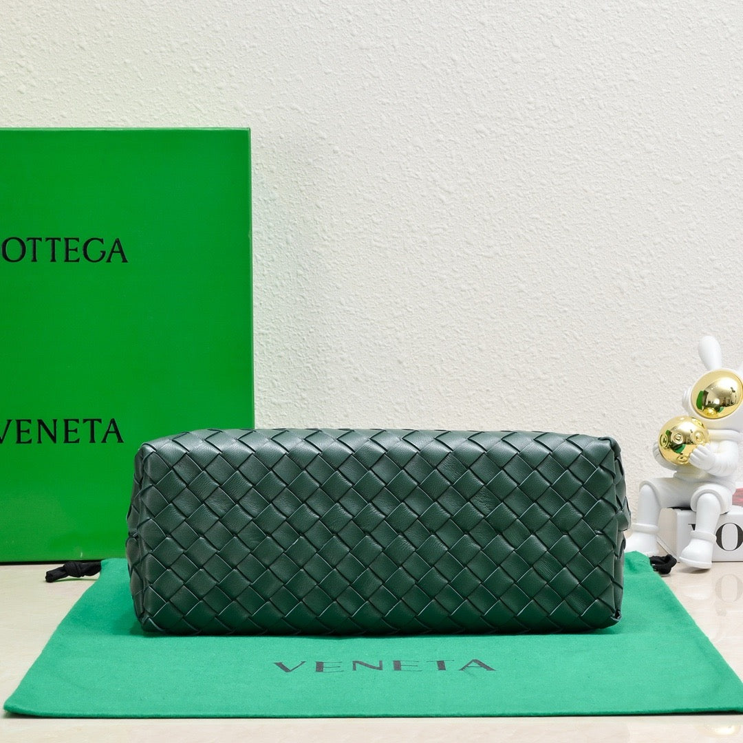 Bottega Veneta Medium Andiamo leather bag 💚 - onlinechics.com