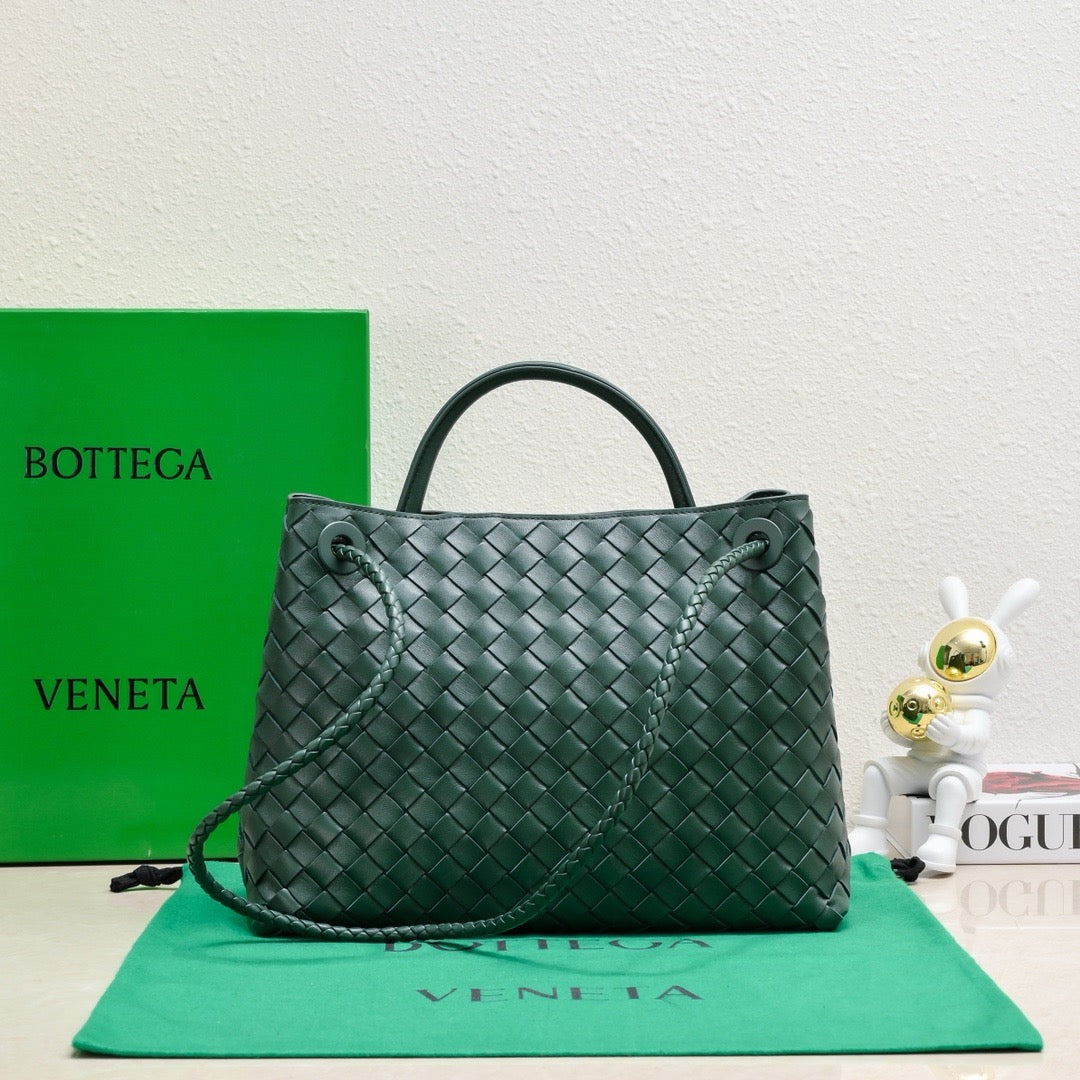Bottega Veneta Medium Andiamo leather bag 💚 - onlinechics.com