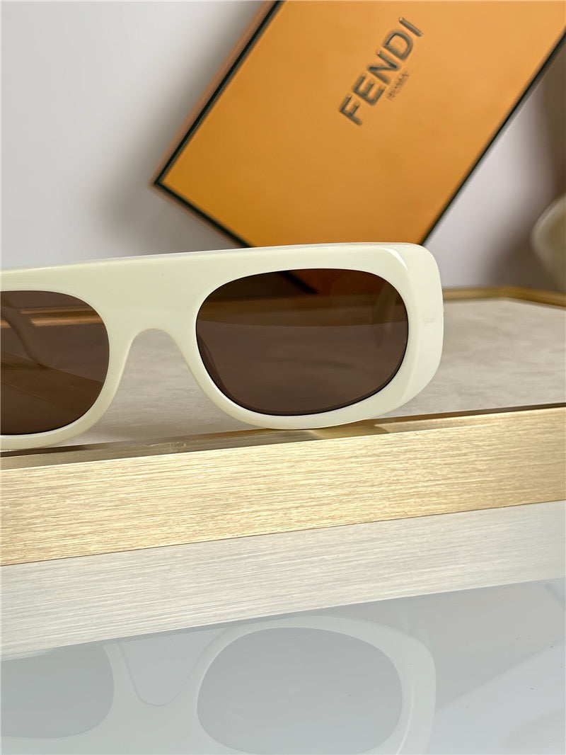 FENDI FF 40095 Logo Fendigraphy Sunglasses✨