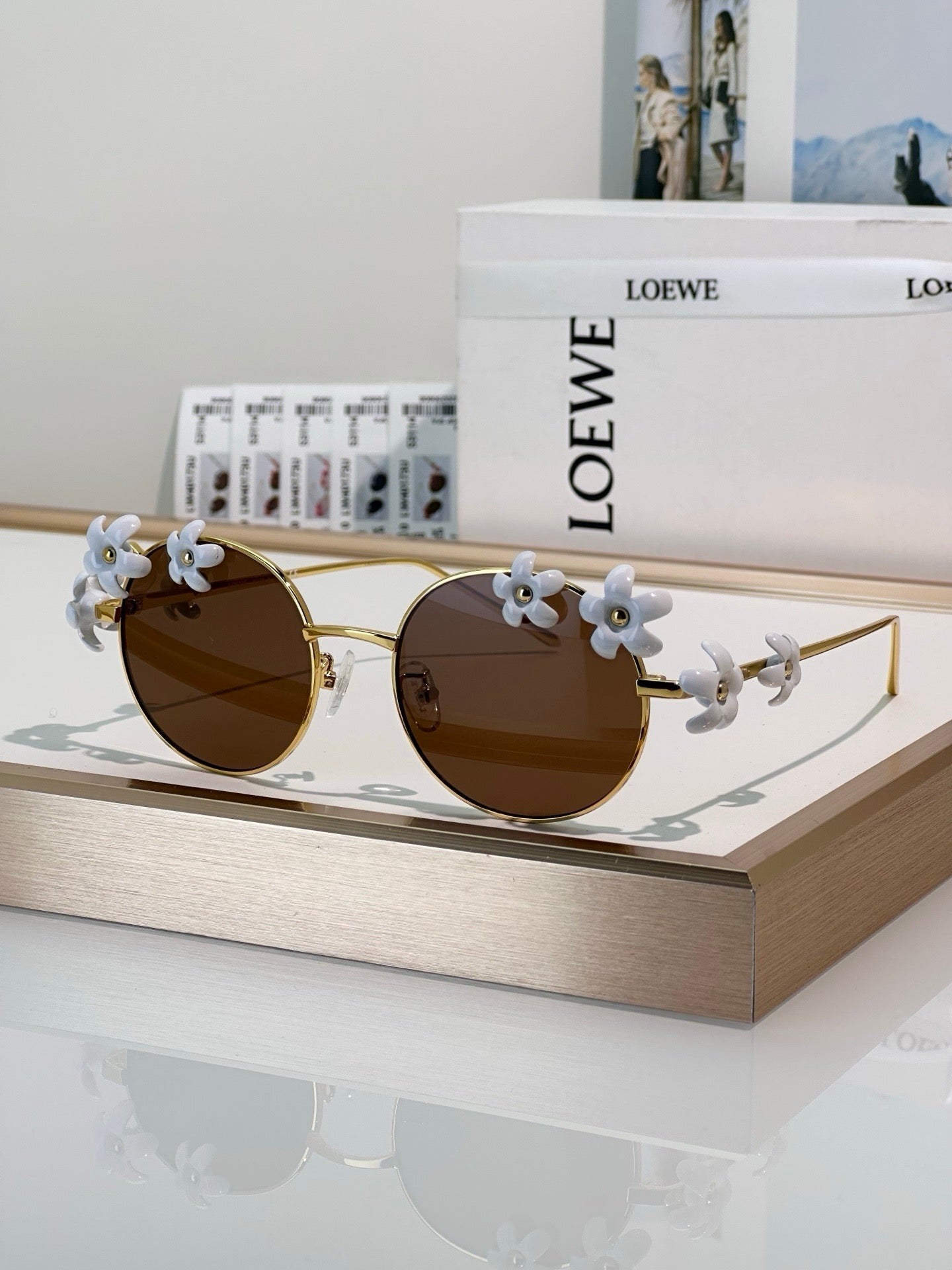 - LOEWE LW 40173 U 30E Oval Sunglasses ✨ - onlinechics.com
