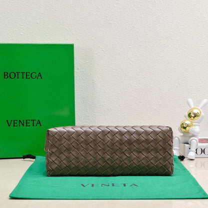 Bottega Veneta Medium Andiamo leather bag 💚 - onlinechics.com