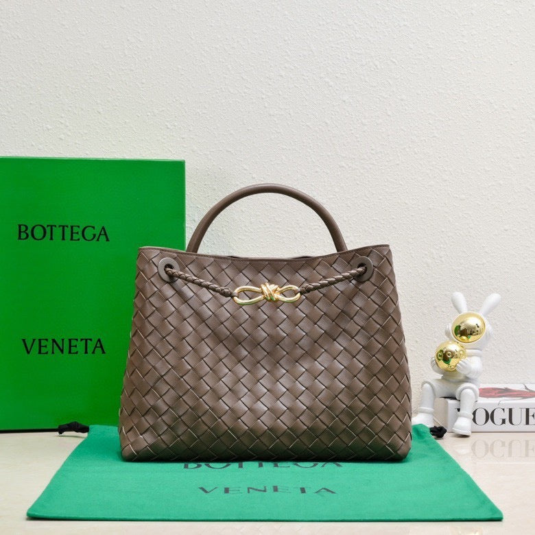 Bottega Veneta Medium Andiamo leather bag 💚 - onlinechics.com