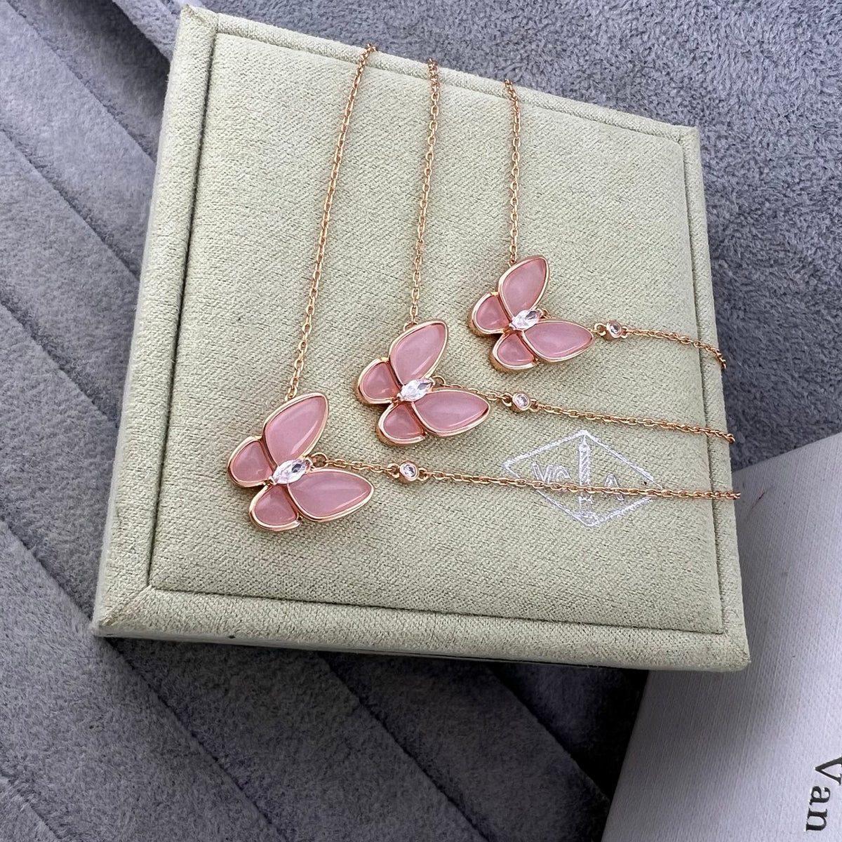 Van Cleef Style Butterfly Pendant Necklace – 18K Gold Plated Stainless Steel ✨