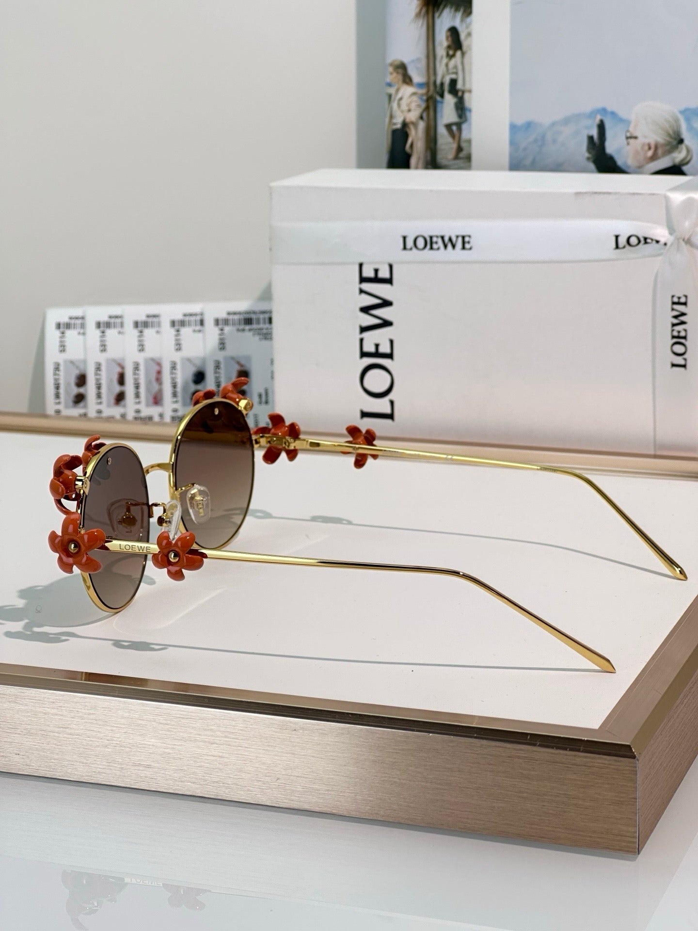 - LOEWE LW 40173 U 30E Oval Sunglasses ✨ - onlinechics.com