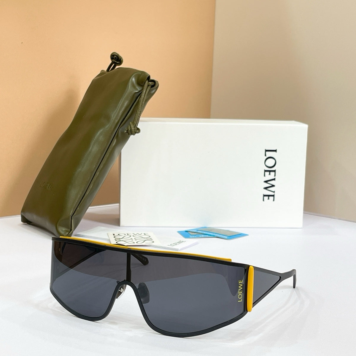 LOEWE  Signature LW40202U 02A - As Seen On Kim Kardashian  ✨