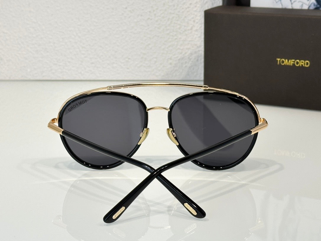 TOM FORD Sunglasses TF 748 Curtis 01D 59mm Polarized TF748s ✨