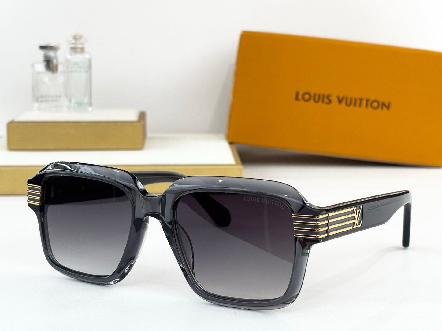 Louis Vuitton Z2739U LV Slide Large Square Round  Sunglasses  ✨