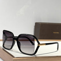 TOM FORD SOLANGE TF1089 Sunglasses 🔱
