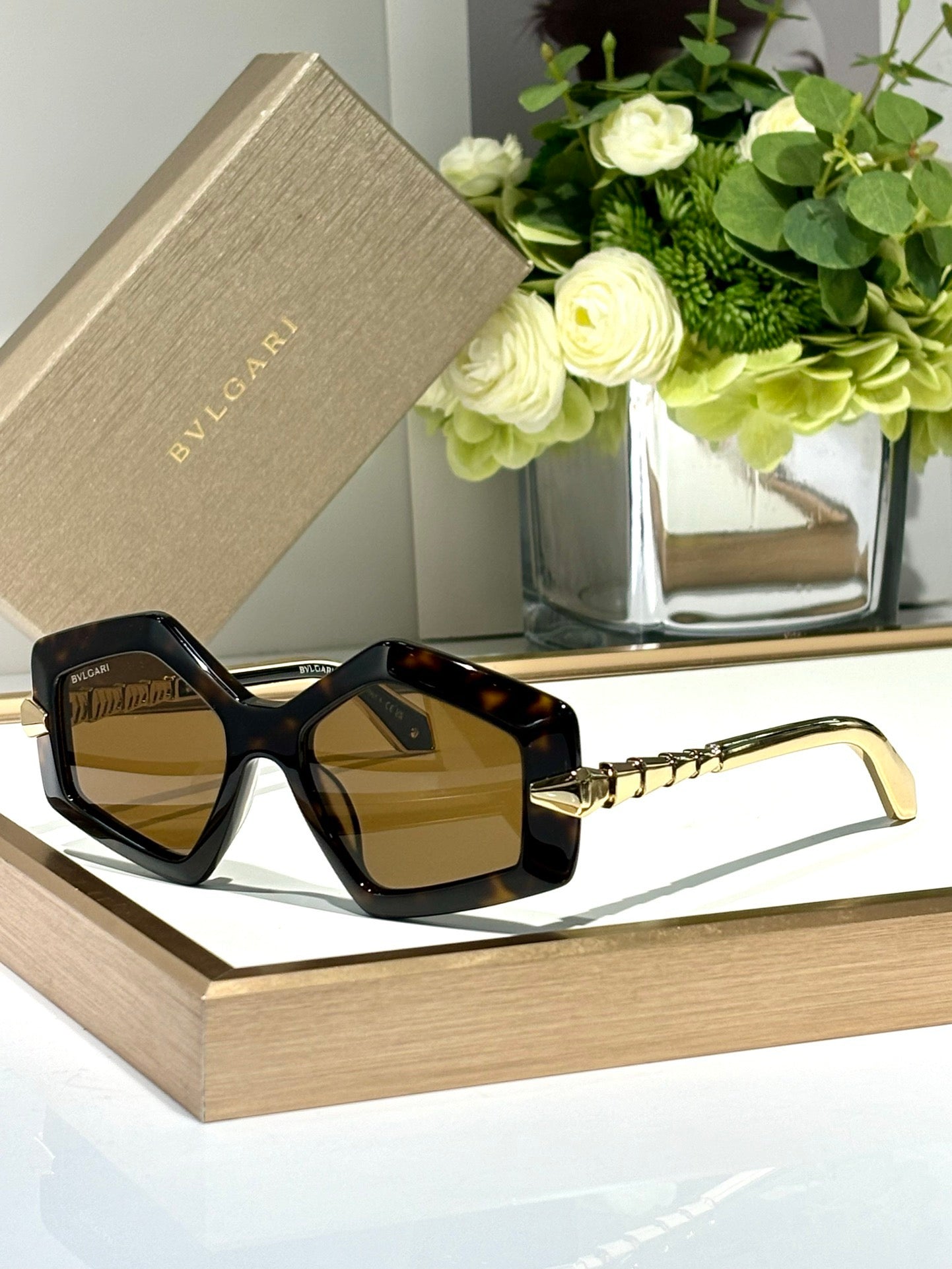 -   Bvlgari BV40003 Serpenti Geometric Sunglasses ✨