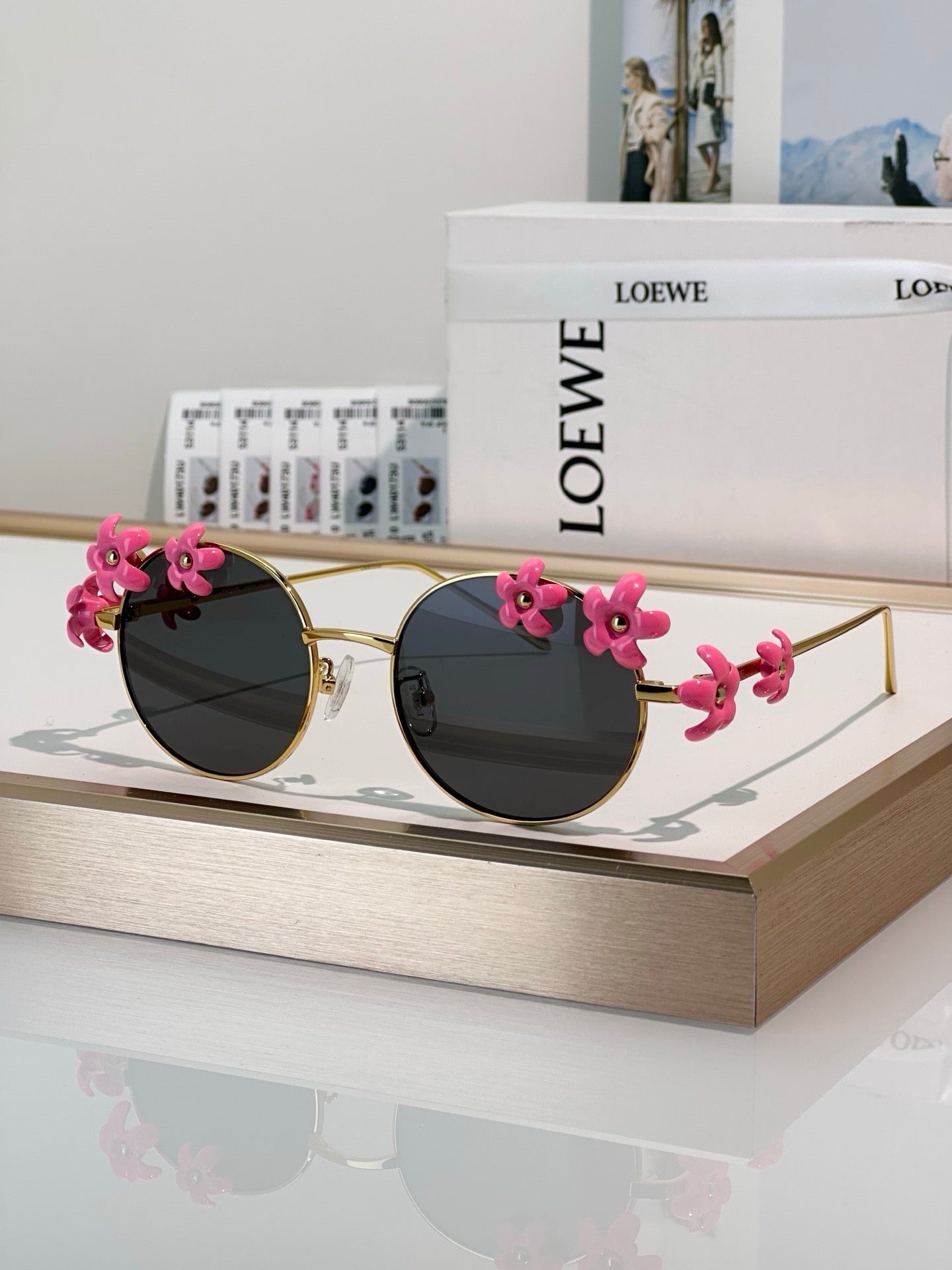 - LOEWE LW 40173 U 30E Oval Sunglasses ✨ - onlinechics.com