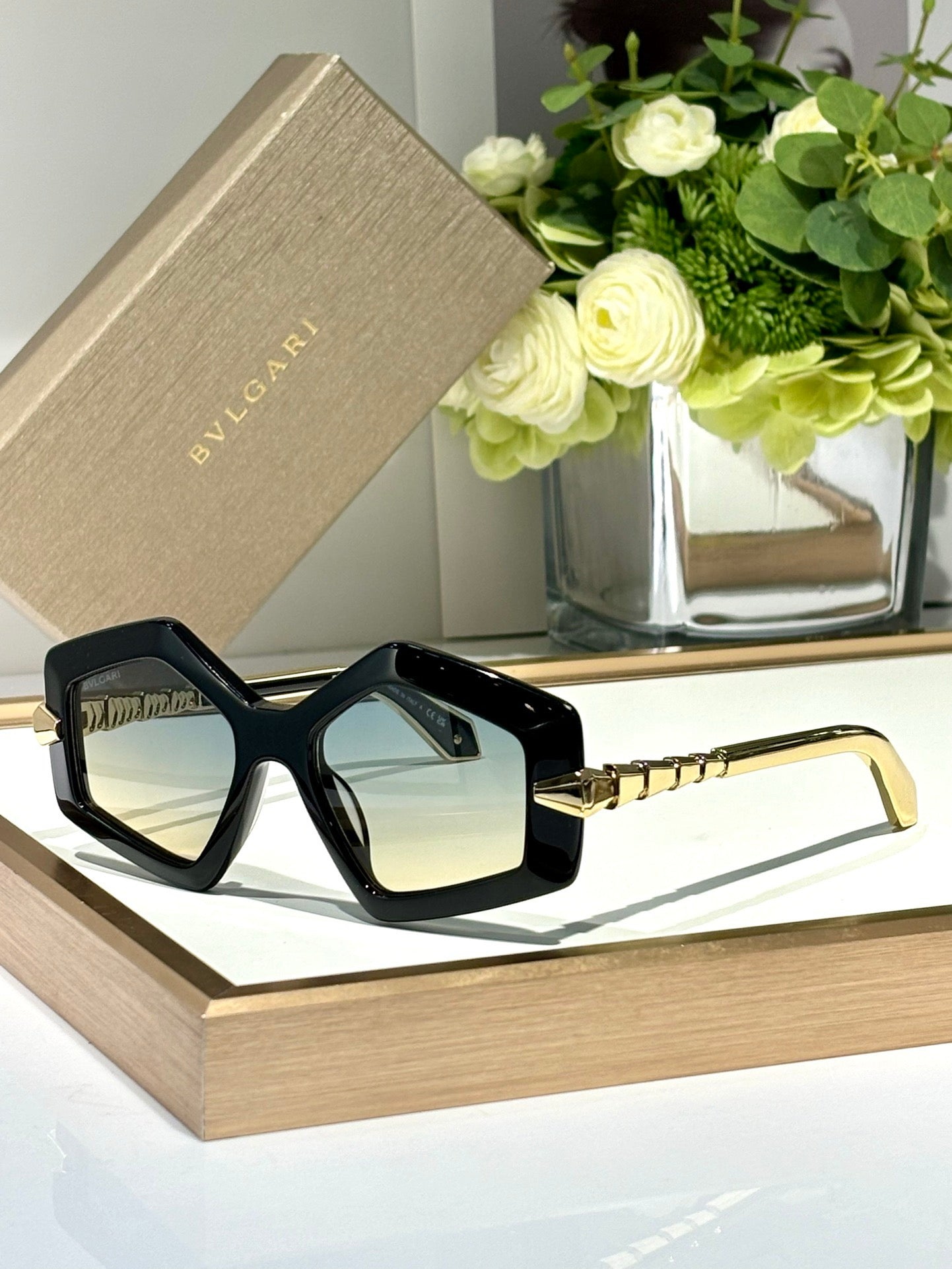 -   Bvlgari BV40003 Serpenti Geometric Sunglasses ✨