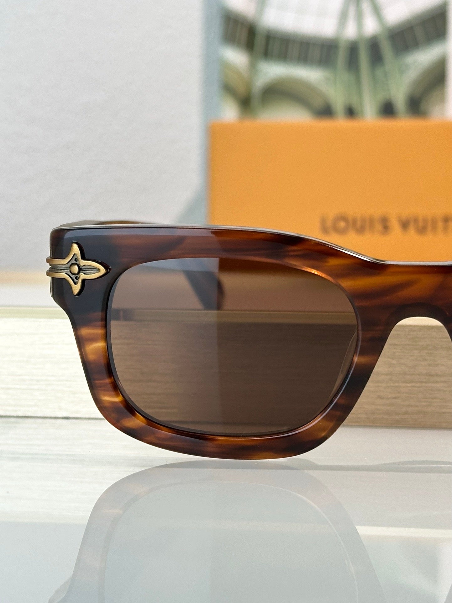 Louis Vuitton Z2529U LV Arabesque Unisex Sunglasses ✨