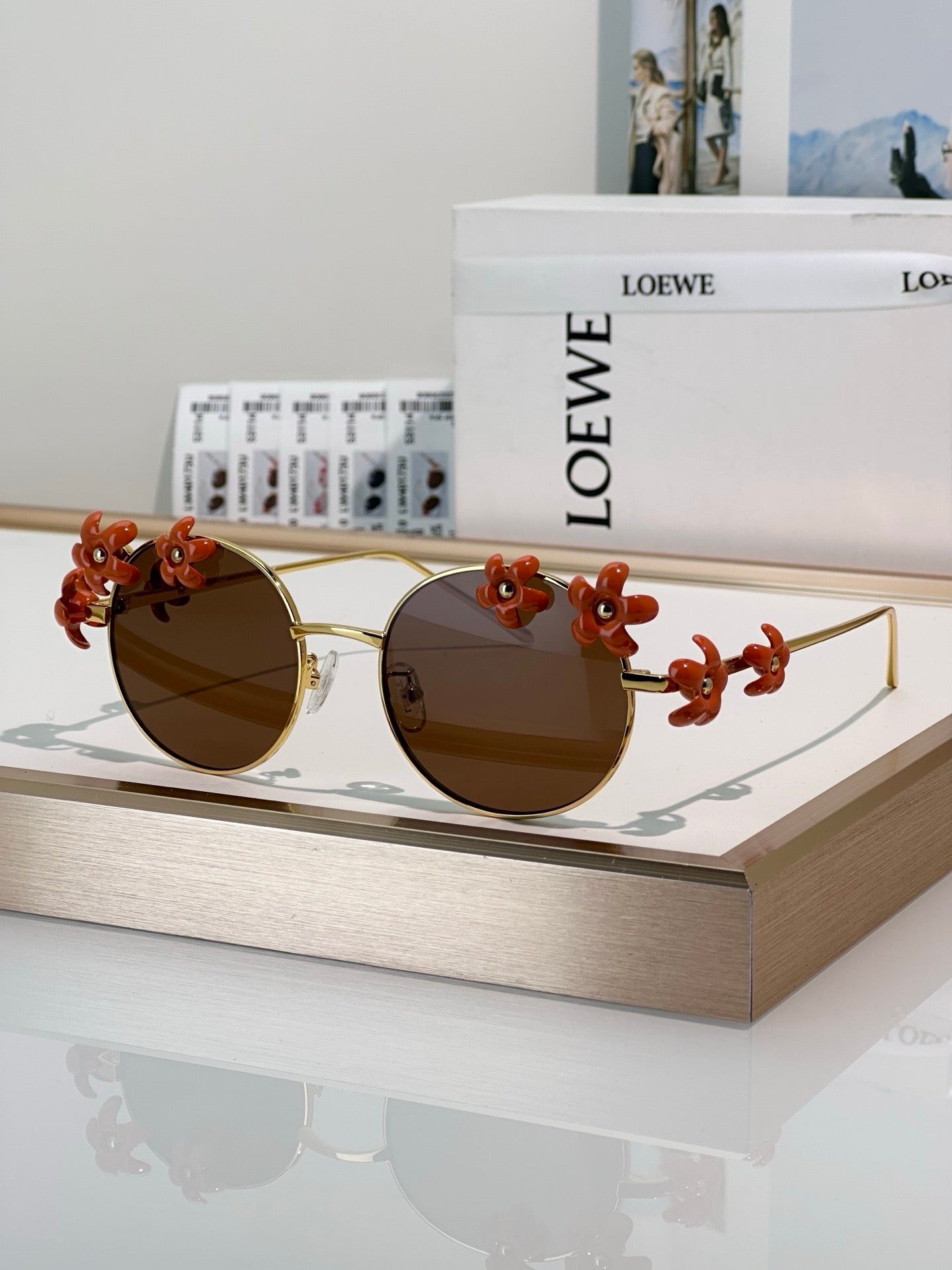 - LOEWE LW 40173 U 30E Oval Sunglasses ✨ - onlinechics.com