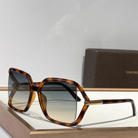 TOM FORD SOLANGE TF1089 Sunglasses 🔱