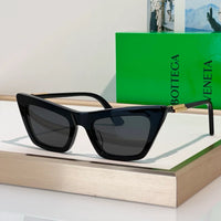 BOTTEGA VENETA BV1446 Snap Ribbon 53MM Cat-Eye Sunglasses 💚