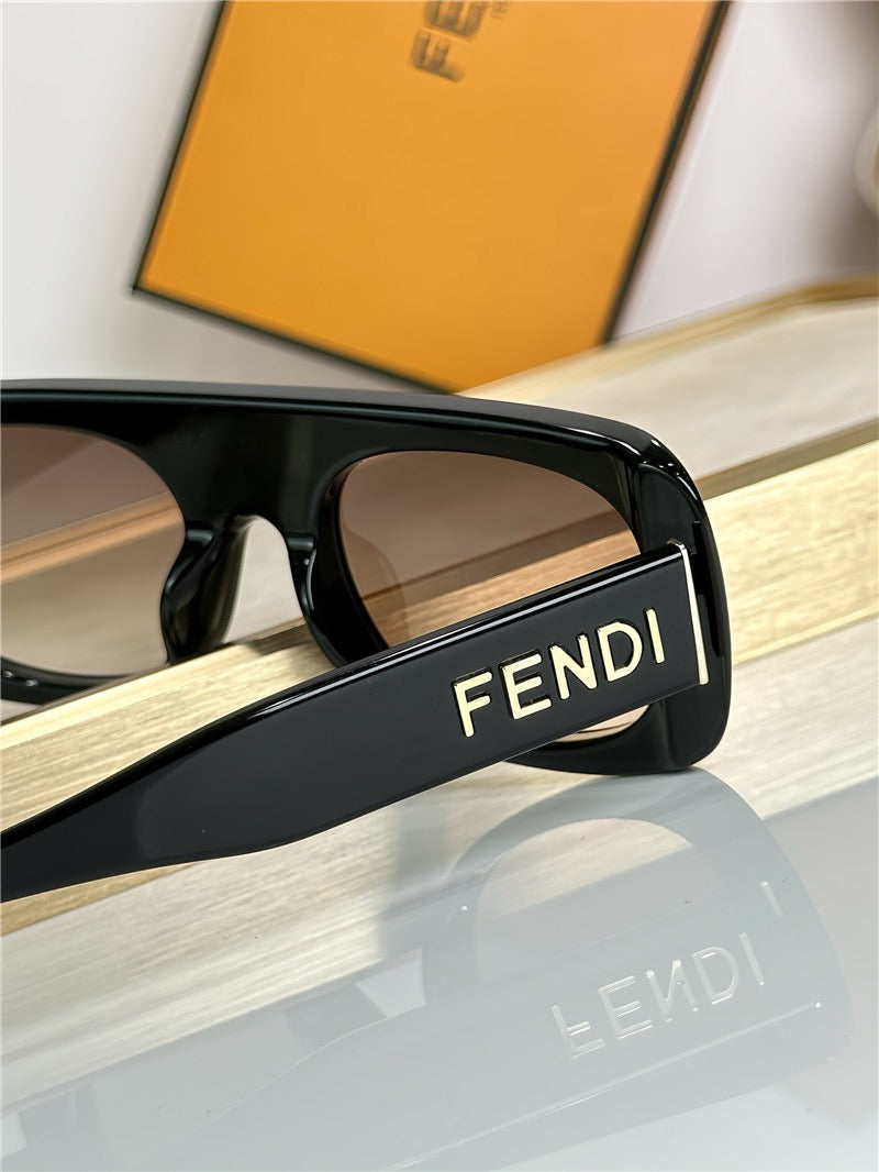 FENDI FF 40095 Logo Fendigraphy Sunglasses✨