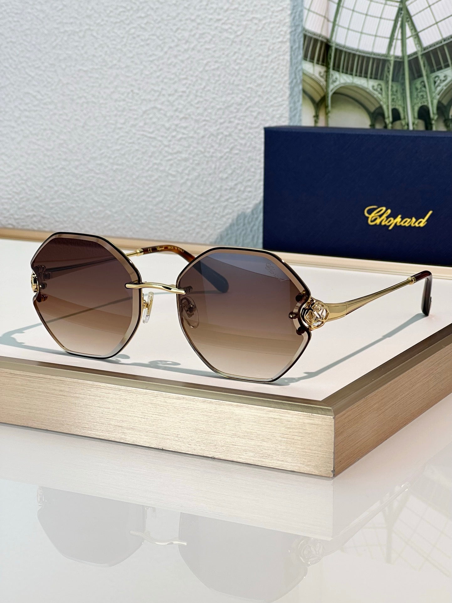 Chopard SCHF85S Swarovski Crystals Sunglasses   ✨