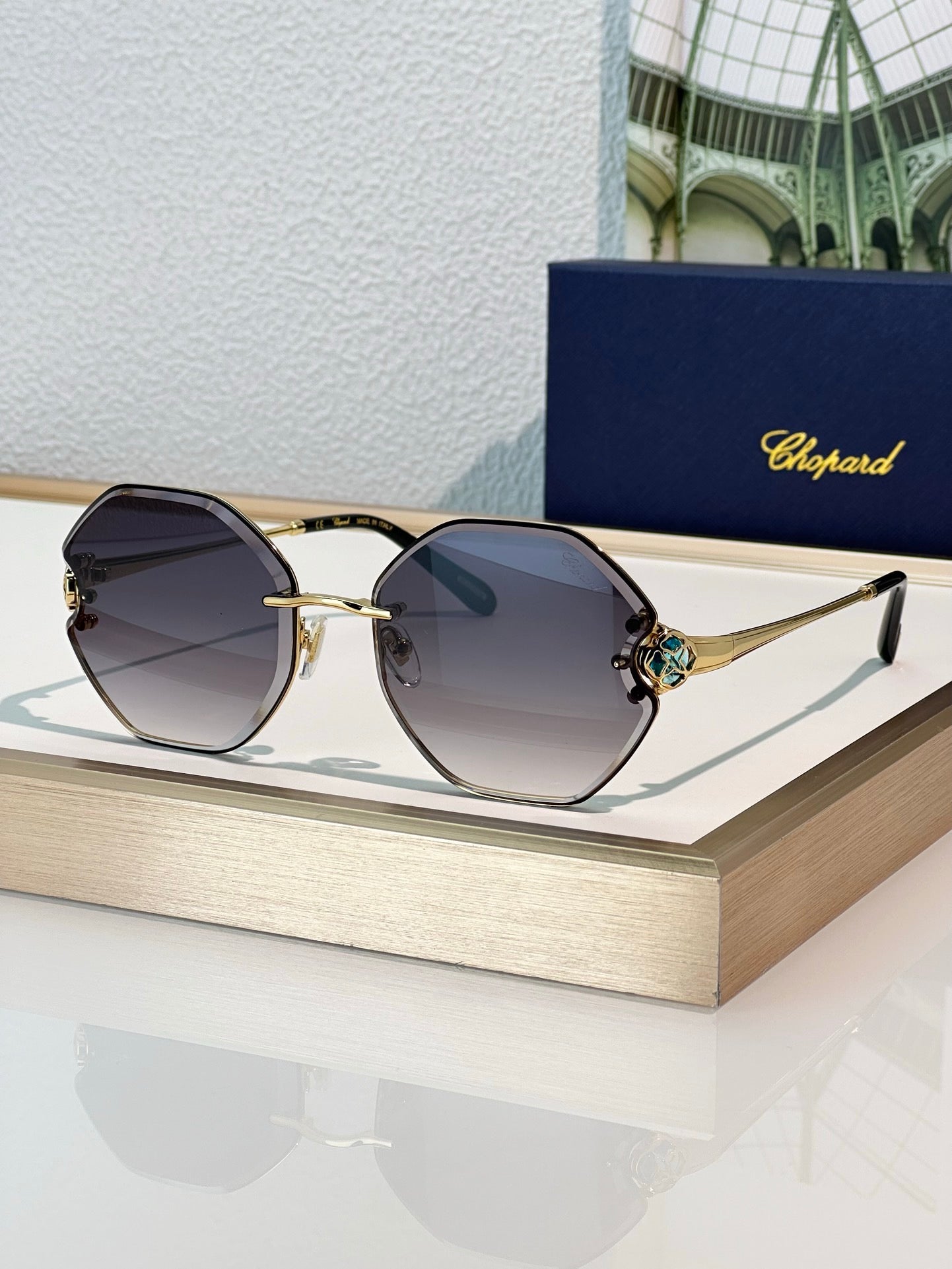 Chopard SCHF85S Swarovski Crystals Sunglasses   ✨