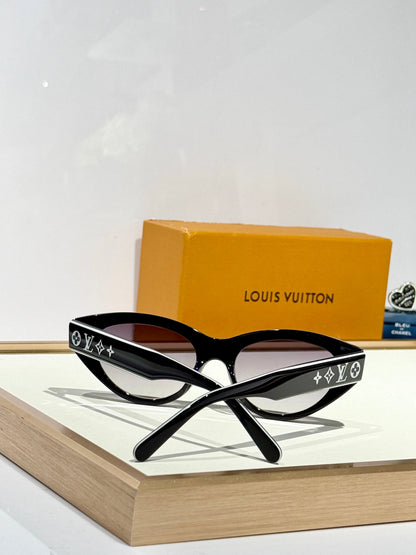 Louis Vuitton Z2686U New LV Line Cat Eye Sunglasses ✨.