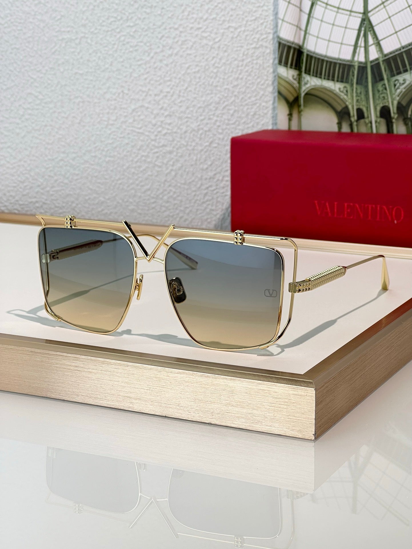 -   Valentino V-LIGHT VLS116 - AS SEEN ON JENNIFER LOPEZ Sunglasses✨