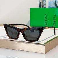BOTTEGA VENETA BV1446 Snap Ribbon 53MM Cat-Eye Sunglasses 💚