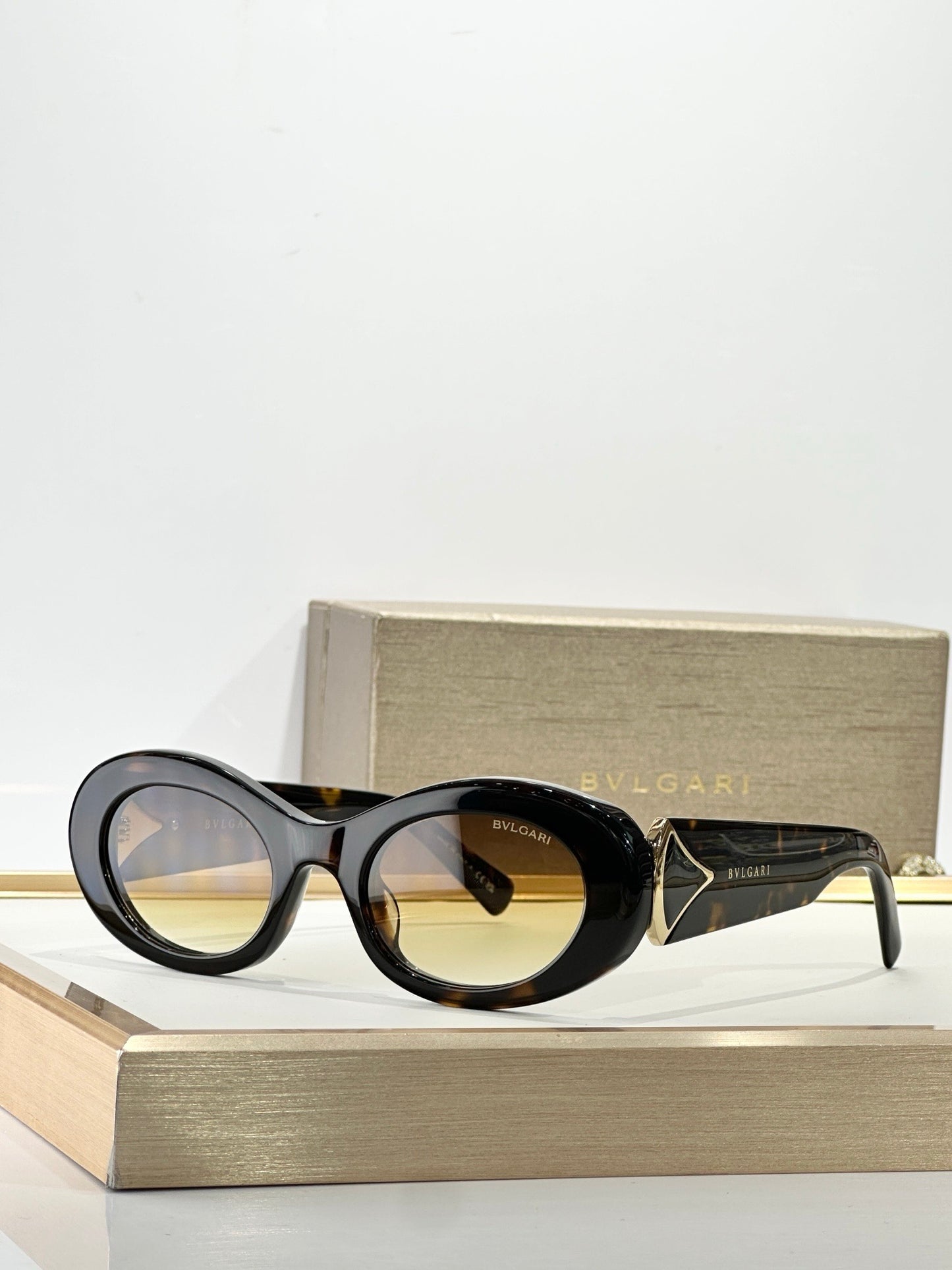 BVLGARI Bvlgari Diva'S Dream Calla BV 40070I 01A Sunglasses ✨ - onlinechics.com