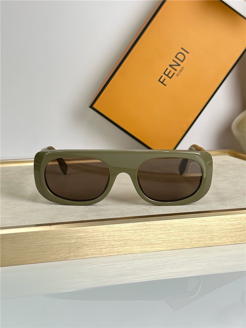 FENDI FF 40095 Logo Fendigraphy Sunglasses✨