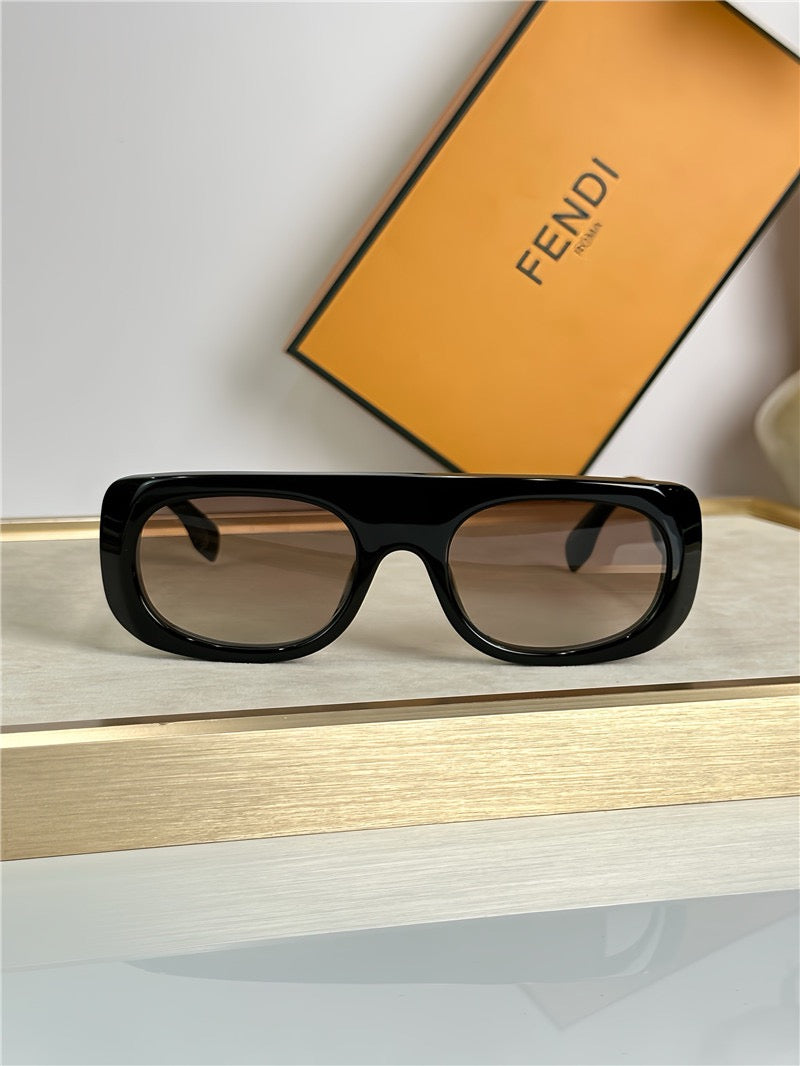 FENDI FF 40095 Logo Fendigraphy Sunglasses✨