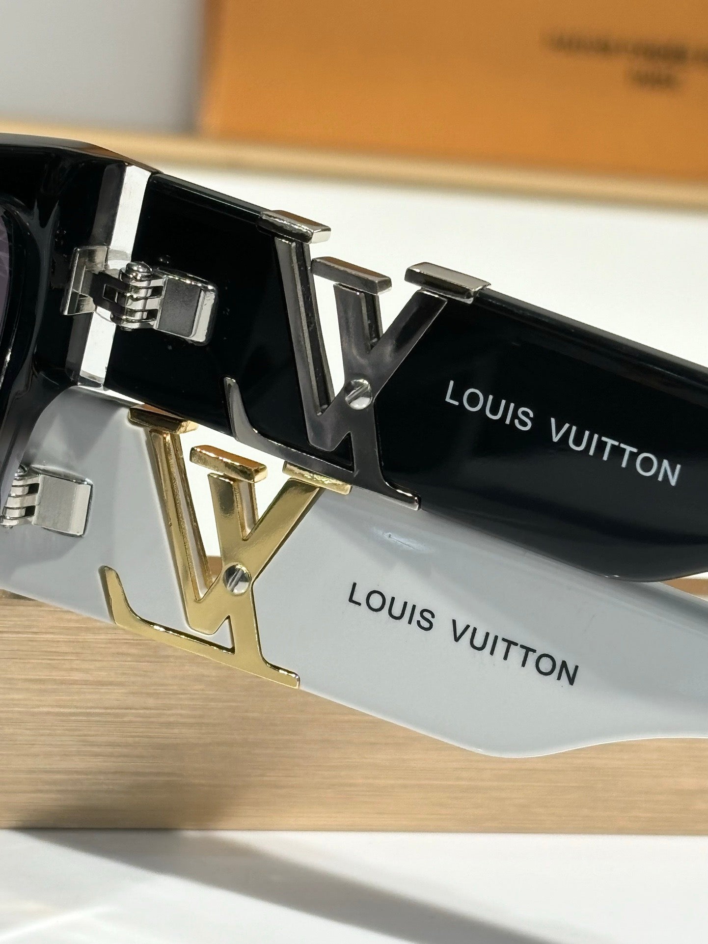 Louis Vuitton Z2178E LV Sleek Square Large Sunglasses ✨