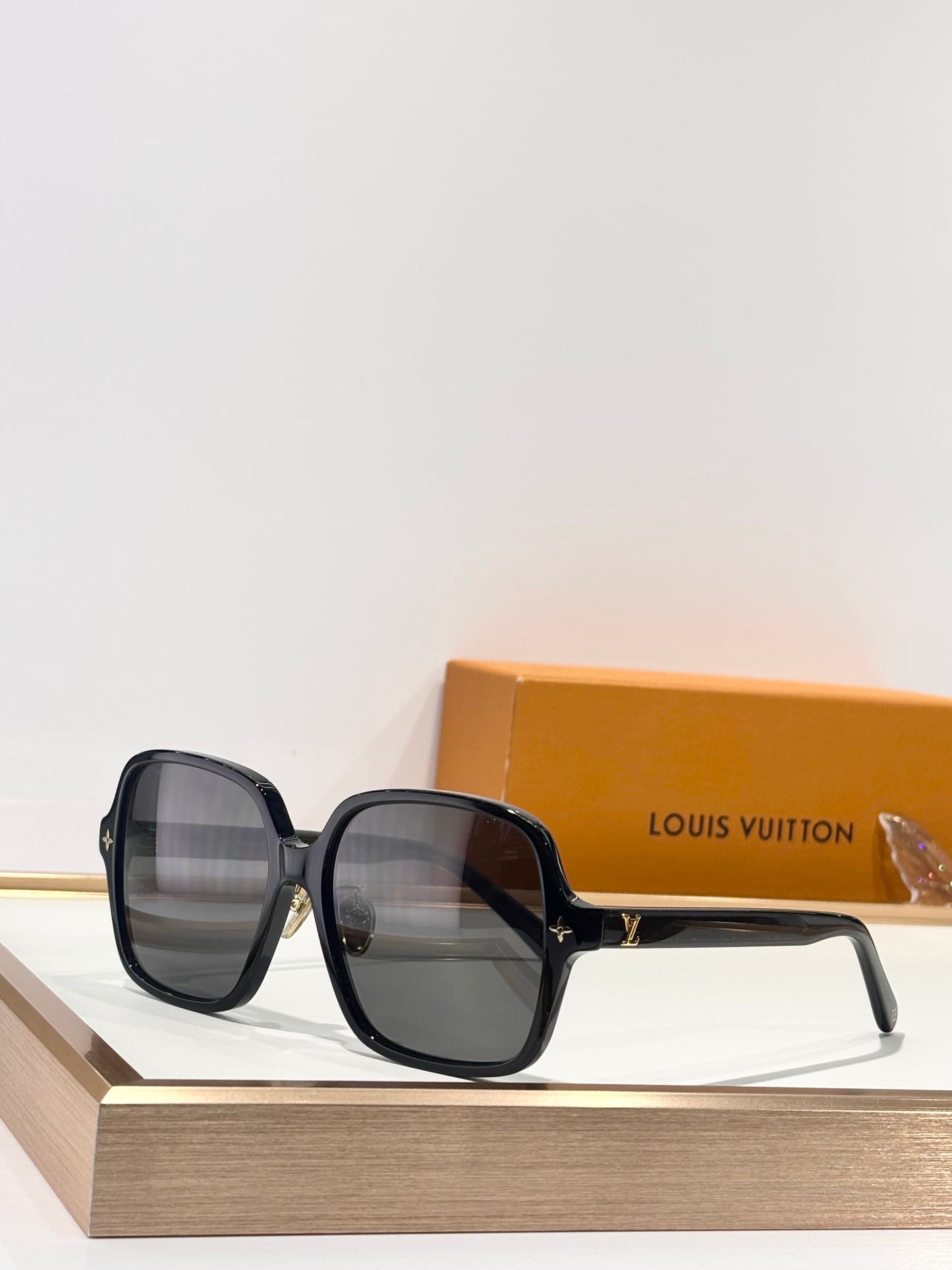 Louis Vuitton Z3044E LV Aura Square Sunglasses  ✨