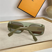 FENDI FF 40095 Logo Fendigraphy Sunglasses✨