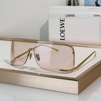 '- LOEWE  SIGNATURE LW40193U Sunglasses  ✨