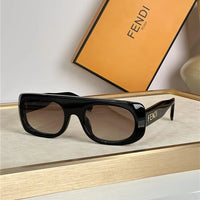 FENDI FF 40095 Logo Fendigraphy Sunglasses✨