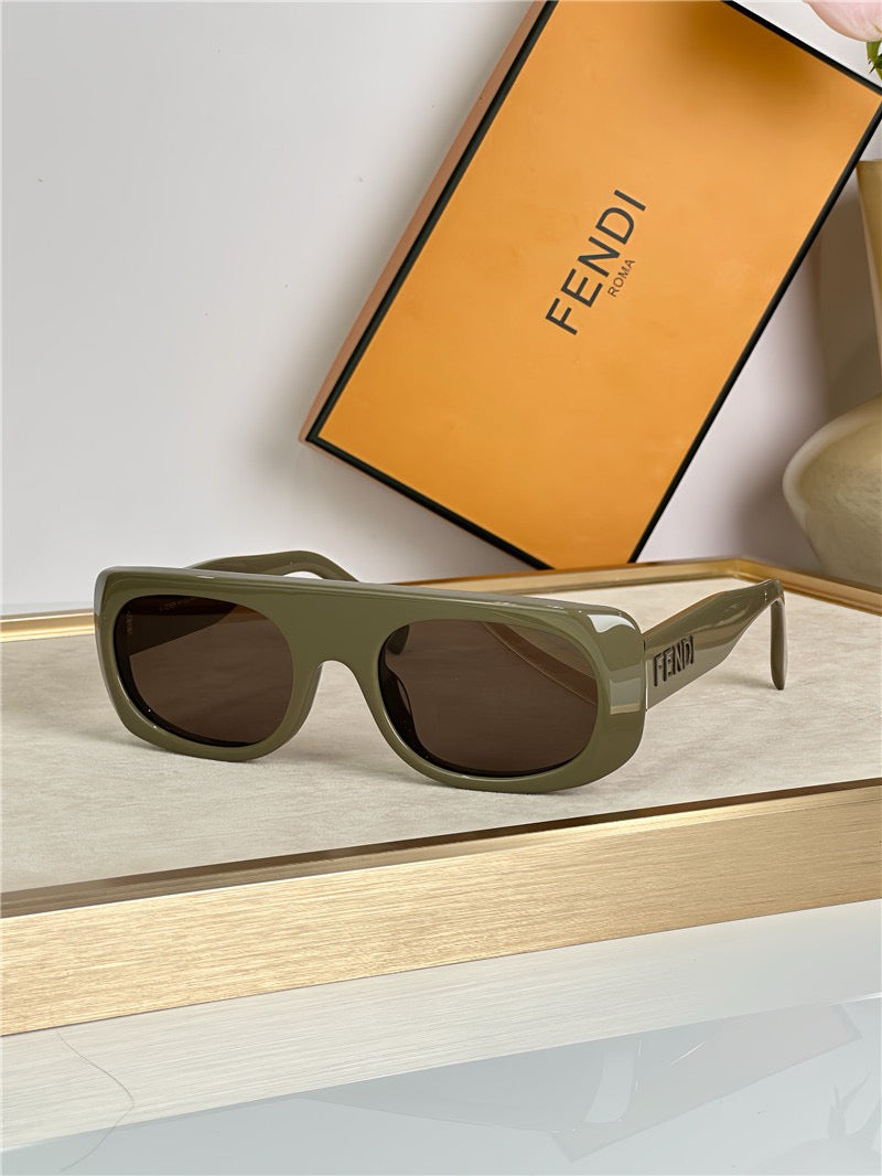 FENDI FF 40095 Logo Fendigraphy Sunglasses✨