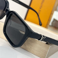 Louis Vuitton Z3262U LV Hit Square Sunglasses ✨