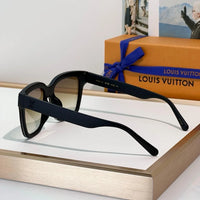 Louis Vuitton Z2455U LV Flash Square Mask Sunglasses ✨