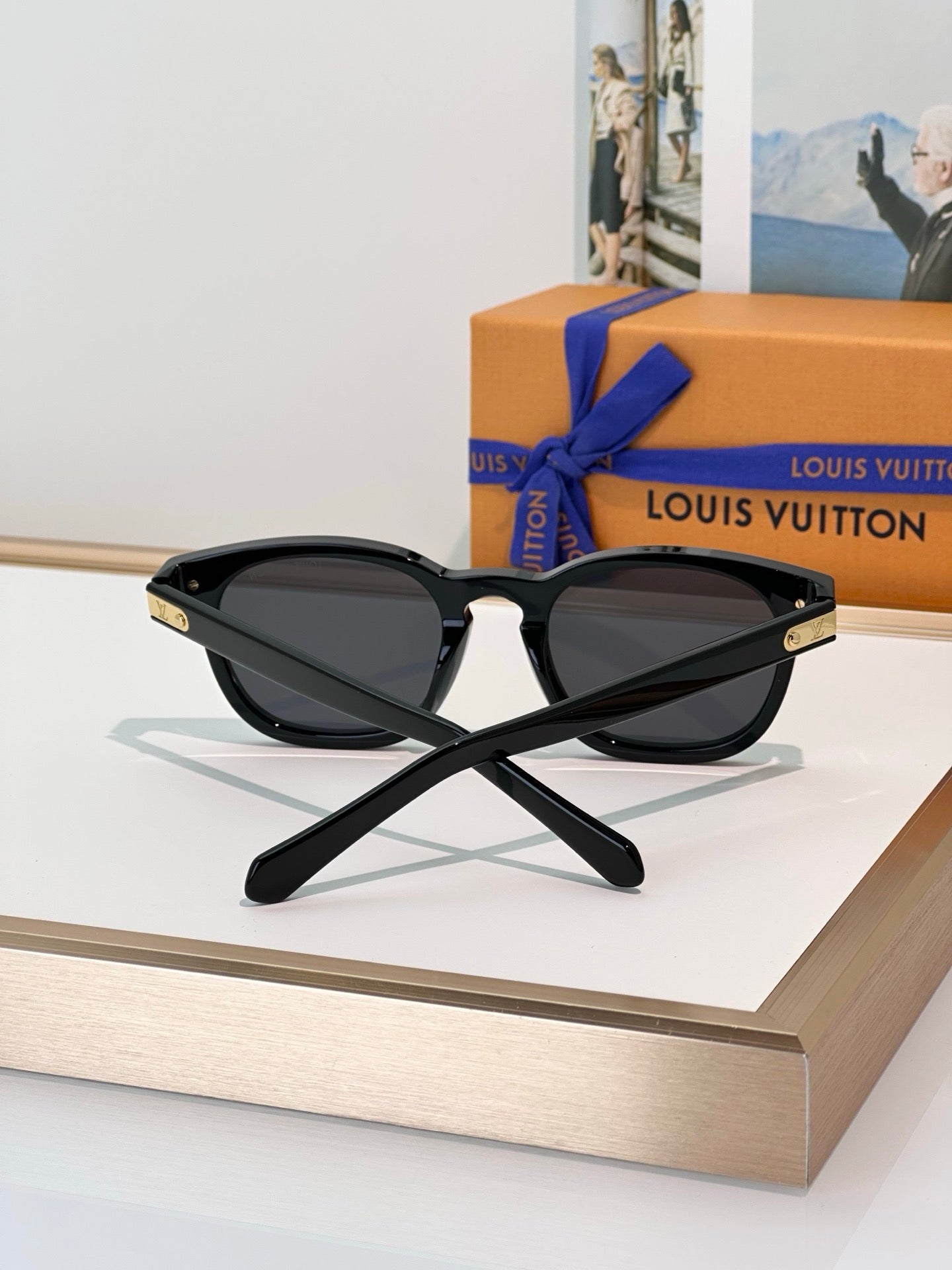 Louis Vuitton Z2381U-Z2655U LV Signature Square Round Photochromic