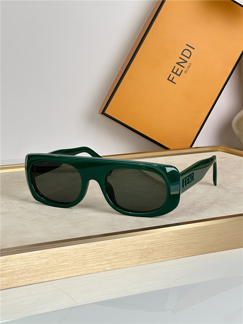 FENDI FF 40095 Logo Fendigraphy Sunglasses✨