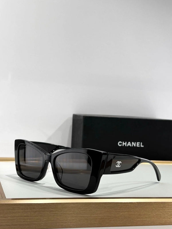 CHANEL 5430 Cat Eye Shape Sunglasses   🖤