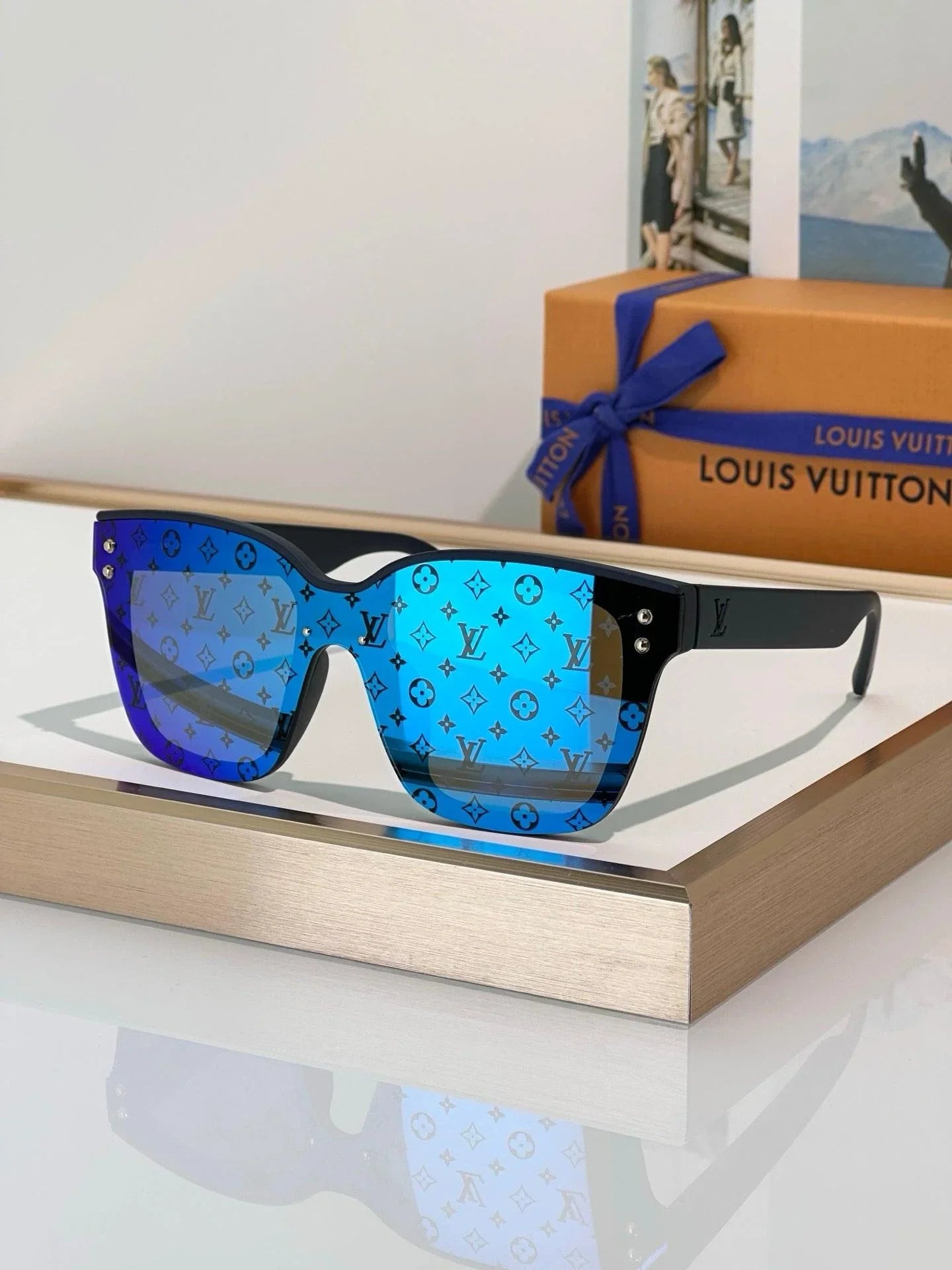 Louis Vuitton Z2455U LV Flash Square Mask Sunglasses ✨ — onlinechics