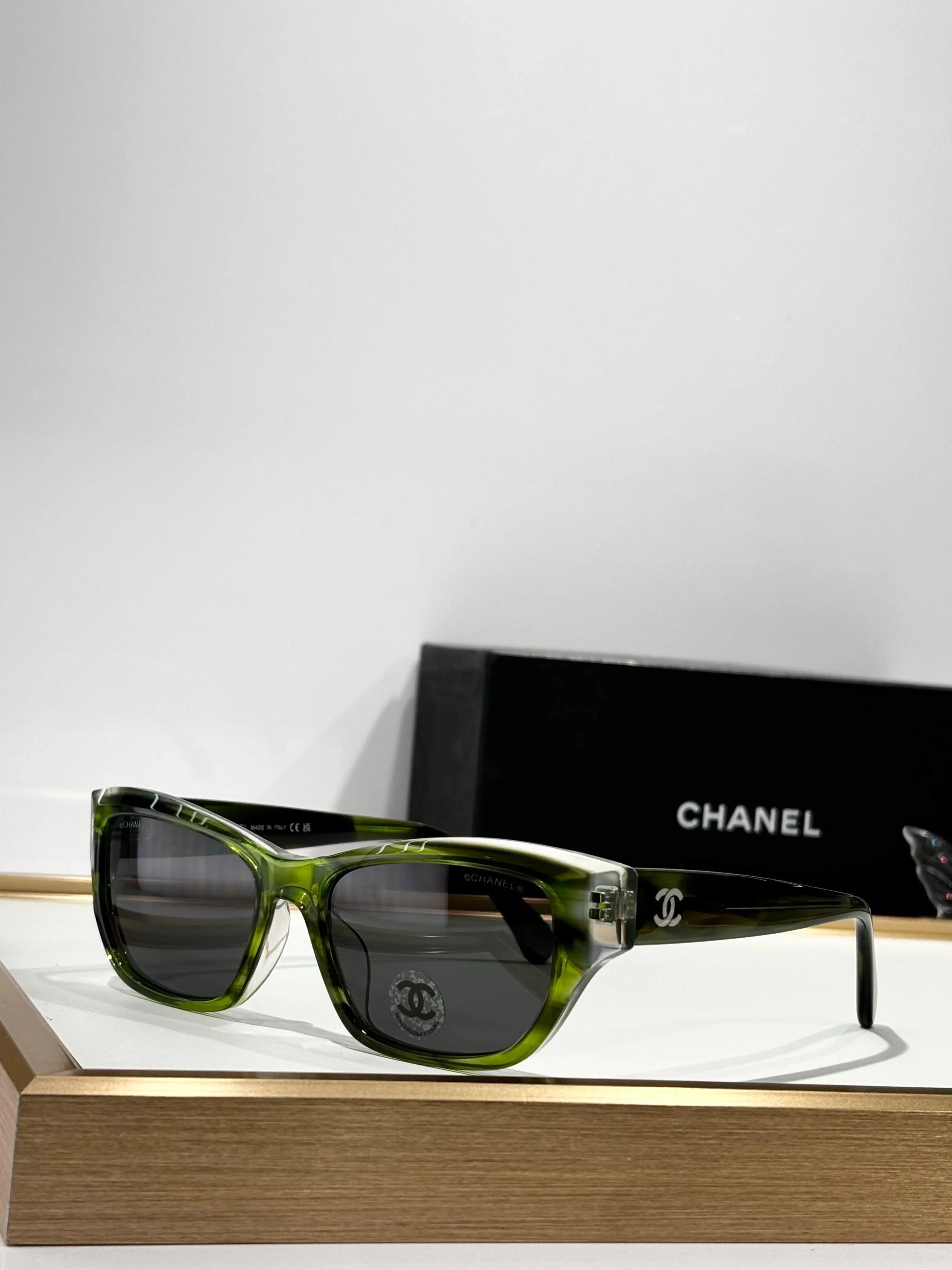 EUC CHANEL Cat Eye Olive Sunglasses 71186A 9557920284702.jpg main image 2