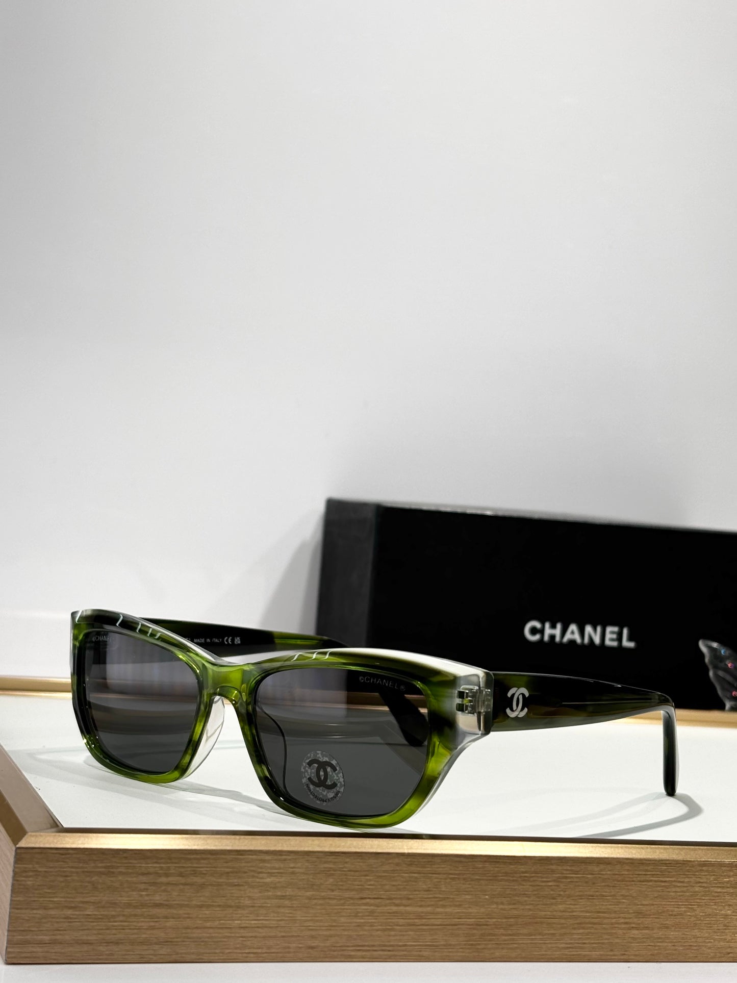 CHANEL A71765 EXCLUSIVE  Cat Eye Sunglasses - Chanel Eyewear  🖤
