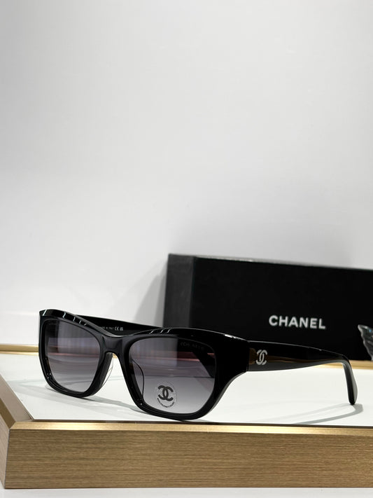 CHANEL A71765 EXCLUSIVE  Cat Eye Sunglasses - Chanel Eyewear  🖤
