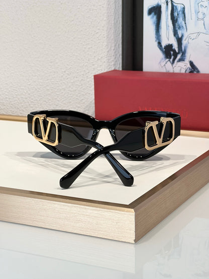 -  Valentino KYLIE JENNER V-Due Acetate & Titanium Cat-Eye Sunglasses✨ - onlinechics.com