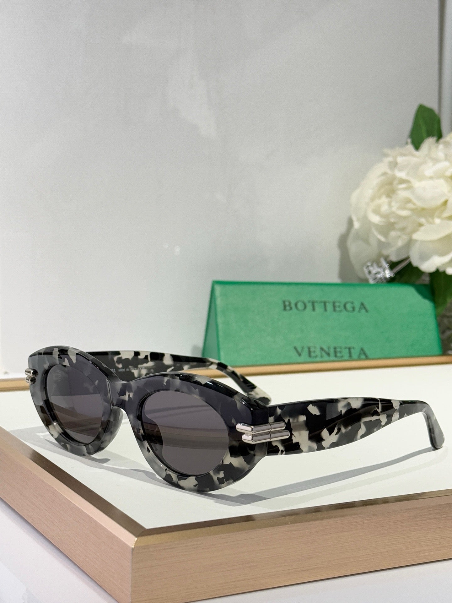 BOTTEGA VENETA BV1322S  Women's Sunglasses💚