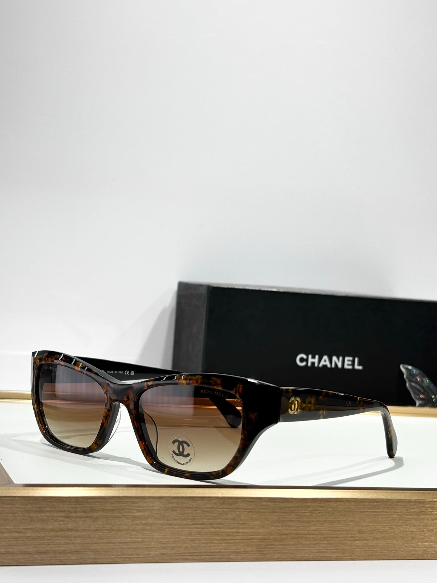 CHANEL A71765 EXCLUSIVE  Cat Eye Sunglasses - Chanel Eyewear  🖤